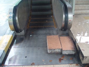 Escalator to overhead walkway outside Dang Wangi LRT Station 26 Mar 2009 Escalator to overhead walkway outside Dang Wangi LRT Station 26 Mar 2009